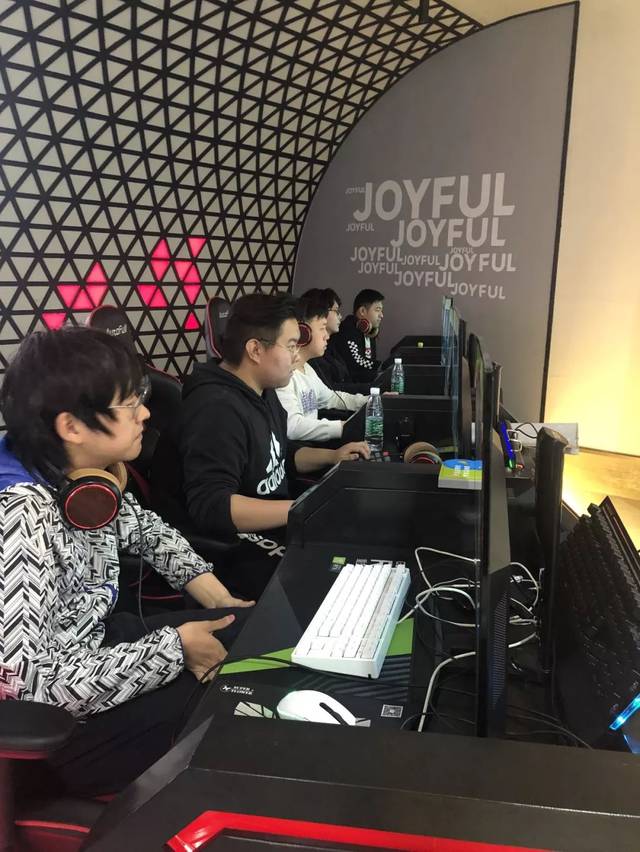 仅吸引了无 仅吸引了无