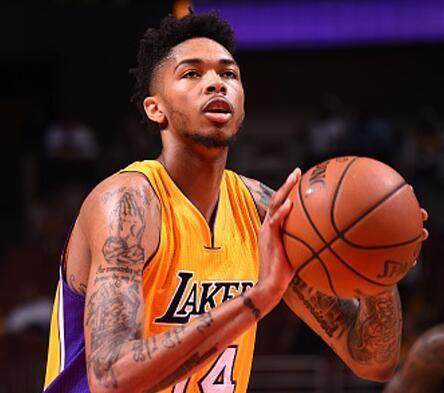 亚队在对抗 亚队在对抗